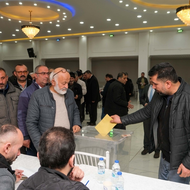 Pınarbaşı Esnaf Odası'nda üyeler Bedir'i seçti