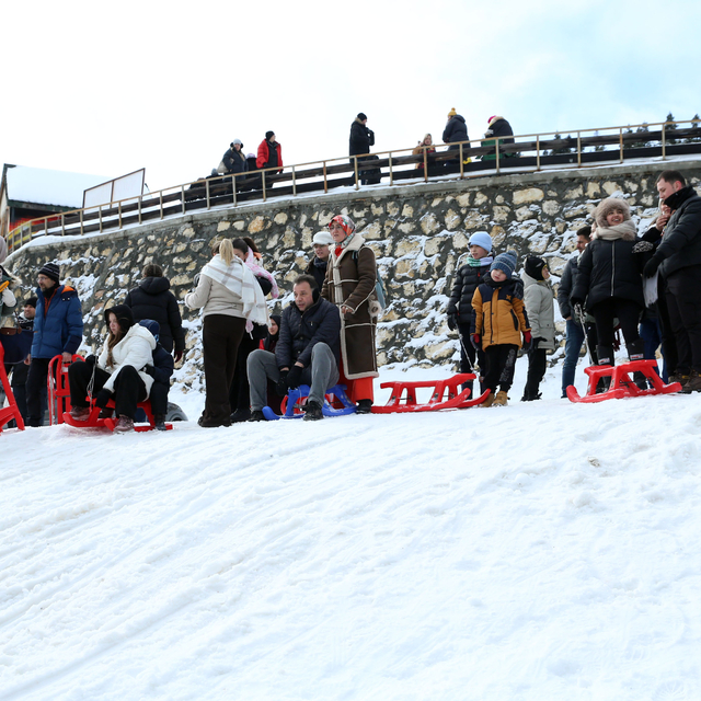 Ilgaz Yurduntepe Kayak Merkezi'nde yarıyıl tatili yoğunluğu yaşanıyor