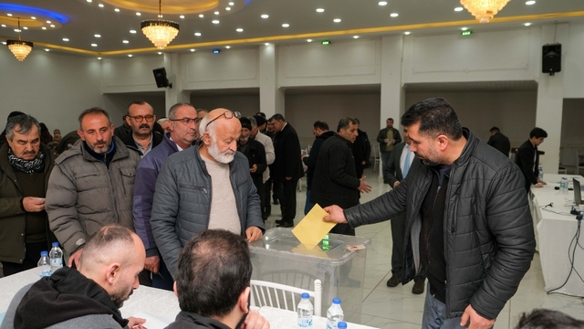 Pınarbaşı Esnaf Odası'nda üyeler Bedir'i seçti