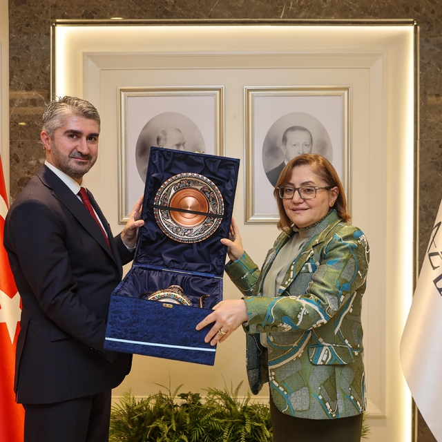 Aile ve Sosyal Hizmetler Bakan Yardımcısı Tarıkdaroğlu, Gaziantep'te ziyare...