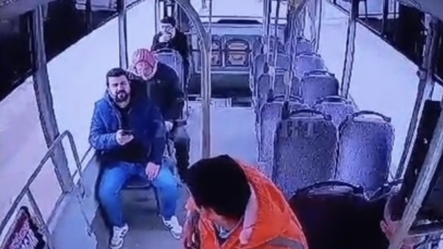 Mardin'de otobüste fenalaşan adam hayatını kaybetti