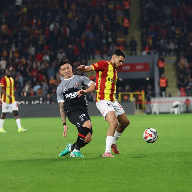 Trendyol Süper Lig: Göztepe: 2 - Fatih Karagümrük: 1 (İlk yarı)