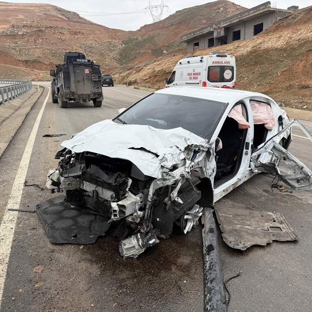 Cizre'de trafik kazası: 5 yaralı