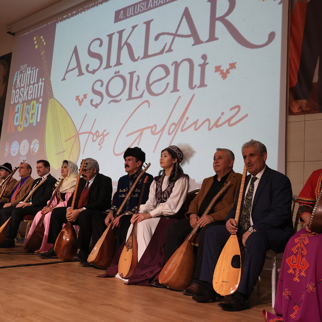 Kayseri'de "4. Uluslararası Aşıklar Şöleni" yapıldı