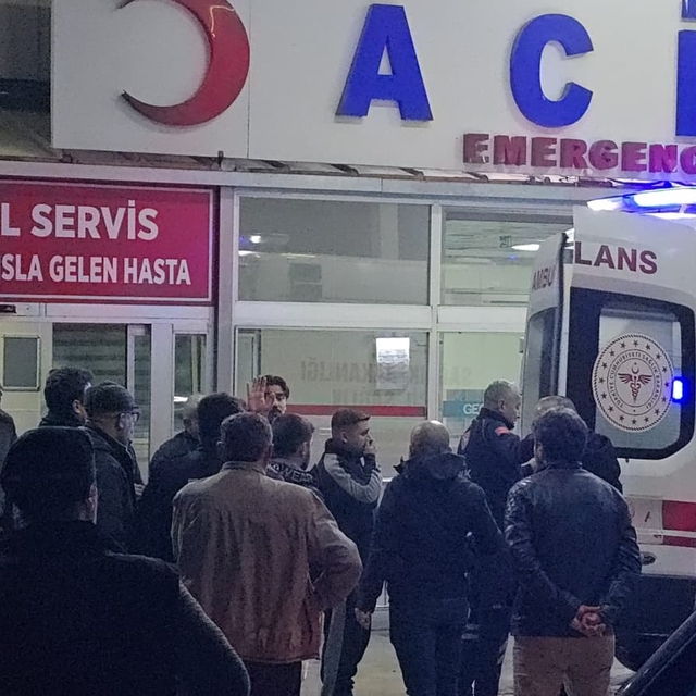 Tekel bayide bıçaklı kavga; 1 ölü, 1 yaralı