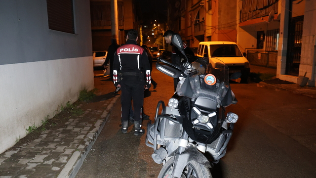 İzmir'de yol verme kavgası: 1'i ağır 7 yaralı