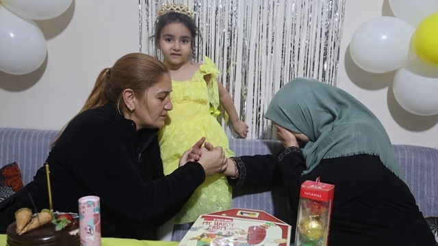 Aile fotoğrafından geriye tek kalan Alye'nin doğum gününde babaannesi gözyaşlarına boğuldu