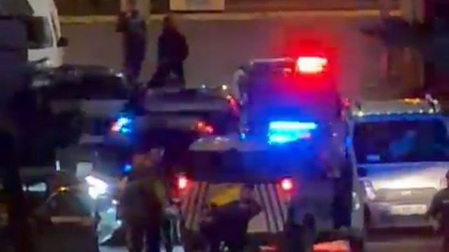 Polis yolu kesince kaçacak yeri kalmadı, yakalandı
Kocaeli'de polisten kaçan şüpheli araç sokak arasında kıstırıldı