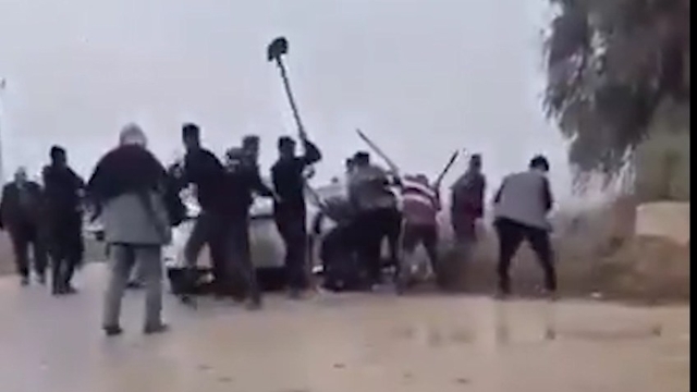 Şanlıurfa'da taş, sopa ve kürekli kavga kamerada: 7 yaralı