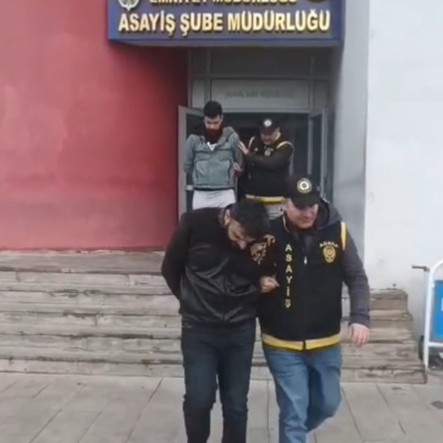 Adana'da kredi limitlerini yükseltme vaadiyle dolandırıcılık yapan 2 kişi t...