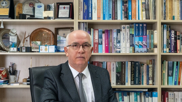 '2050'de dünya nüfusunun yüzde 21'inin 60 yaş üstü olacağı tahmin ediliyor'