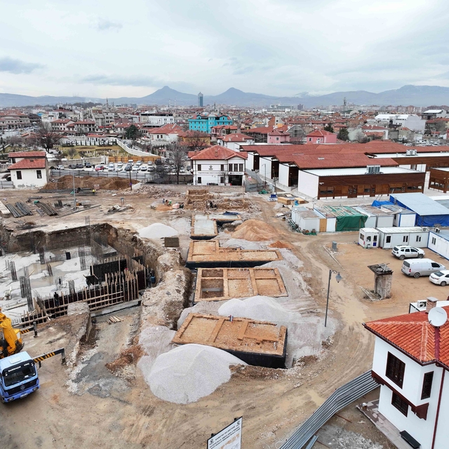 Tarihi dönüşüm projesinde ikinci etap süreci başladı
Karatay'da Türbe Arkas...