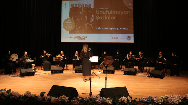 Öğrenciden emekliye kadınlardan oluşan topluluk, Türk sanat müziği hafızasını sahneye taşıyor