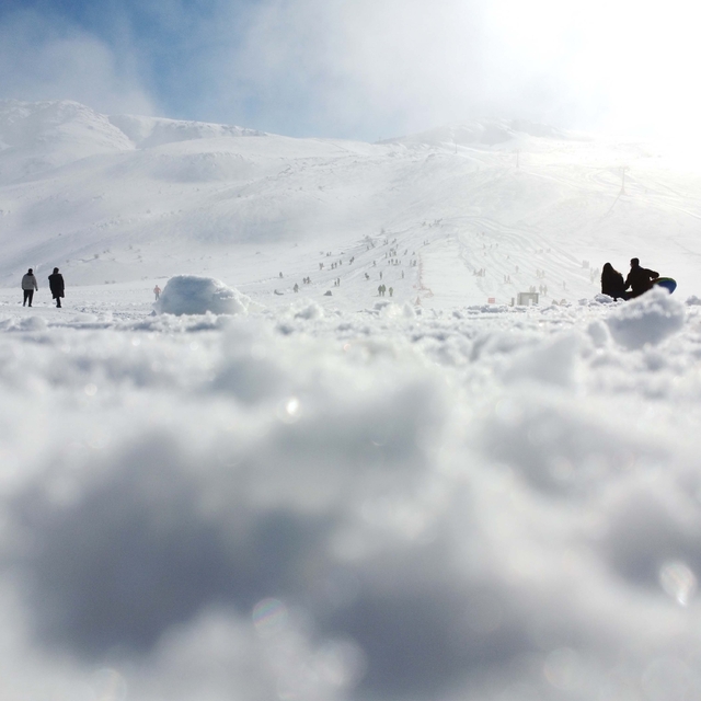 Göl manzaralı kayak merkezinde yarıyıl tatili yoğunluğu yaşandı