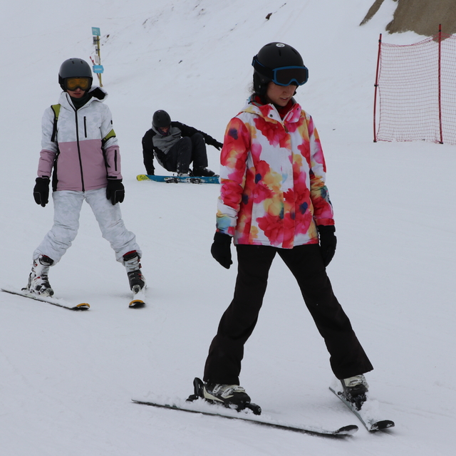Palandöken Kayak Merkezi'nin otel ve pistleri tatilde kayakseverlerle doldu
