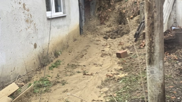 Mudurnu'da heyelan nedeniyle 3 ev tedbir amaçlı boşaltıldı