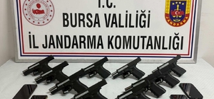 Bursa'da Jandarmadan silah operasyonu
10 adet ruhsatsız tabanca ele geçiril...