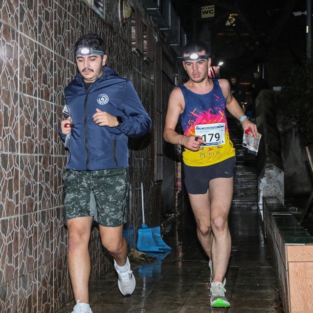 Tarihi çarşıda gece oryantiring heyecanı