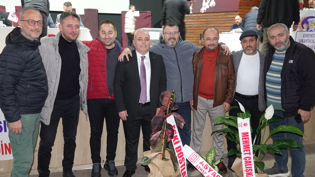 Edremit Lokantacılar ve Köfteciler Esnaf Odası Başkanı Dürüst, güven tazeledi