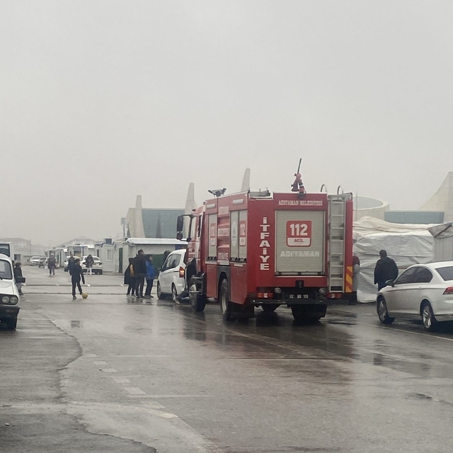 Konteyner kentte çıkan yangın korkuttu