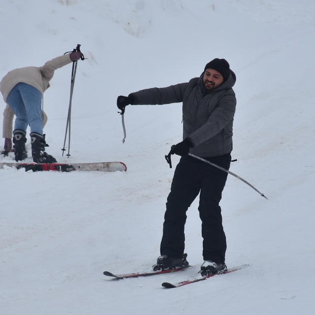Zigana Kayak Merkezi'nde yarıyıl tatilinin son gününde ziyaretçi yoğunluğu