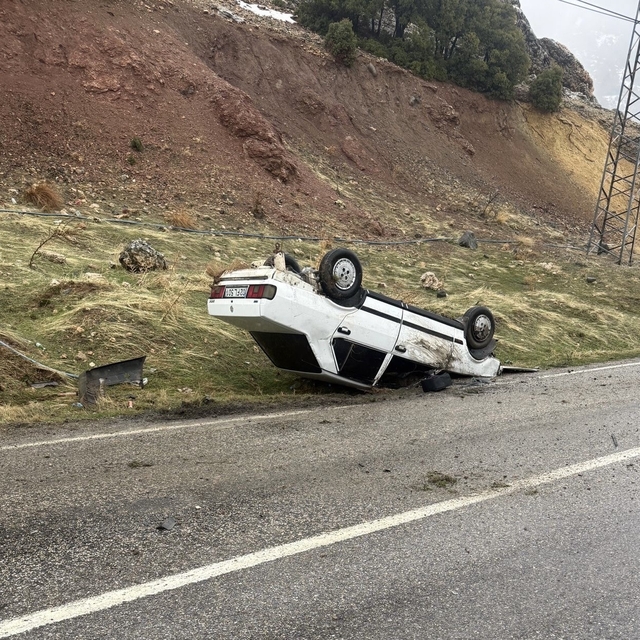 Otomobil takla attı: 2 yaralı