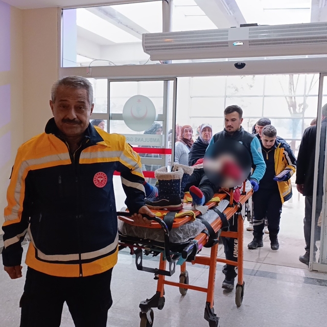 Adıyaman'da otomobil şarampole devrildi: 5 yaralı