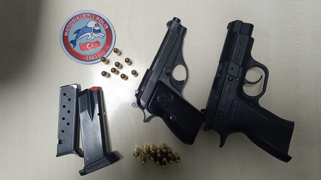 Yunus polisleri ruhsatsız silah ele geçirdi