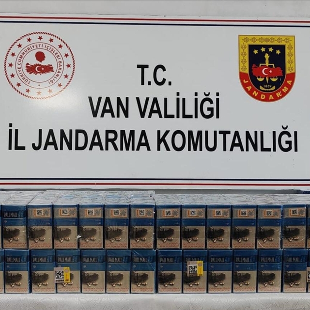 Van'da 720 paket gümrük kaçağı sigara ele geçirildi