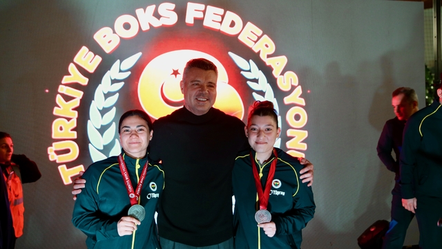 Fenerbahçe Kulübü Başkanı Saran, Kocaeli'de Türkiye Boks Şampiyonası'nı takip etti