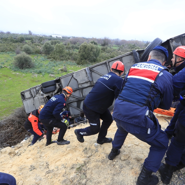 Kazada yaralanan yolcu o anları anlattı: "Önce yan yatıp süründük, sonra ba...