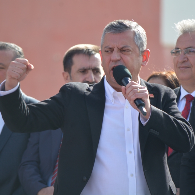 CHP Genel Başkanı Özel: "47 yıl ikinci parti kalan ama millete saygısını ka...