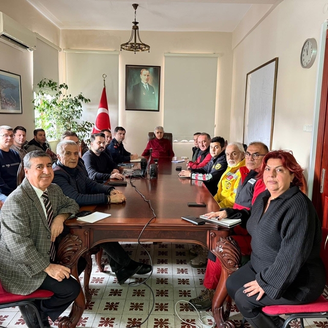 Kuşadası'nda kuvvetli yağış alarmı