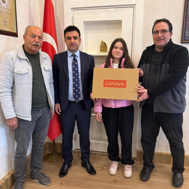 Gazipaşa'da yangın mağduru öğrenciye devlet şefkati
Ayşe'nin eğitim hayali...