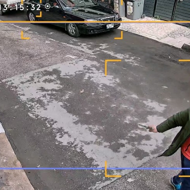 Tabancayla kayınpederini öldürüp, kayınbiraderini yaraladıktan sonra kaçtı...