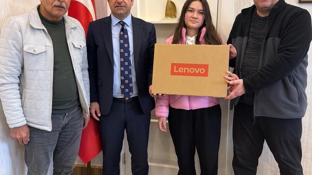 Gazipaşa'da yangın mağduru öğrenciye devlet şefkati
Ayşe'nin eğitim hayali yarım kalmadı