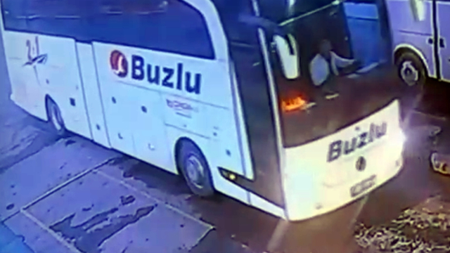 Antalya'da yolcu otobüsü devrildi; 9 ölü, 25 yaralı (8)