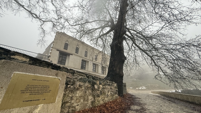 Lice'deki 486 yıllık Atak Ulu Camii sis içinde kaldı