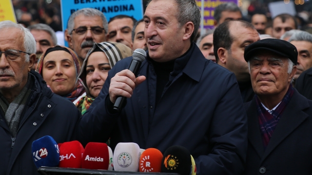 DEM Parti Eş Genel Başkanı Bakırhan, Diyarbakır'da yürüyüşe katıldı