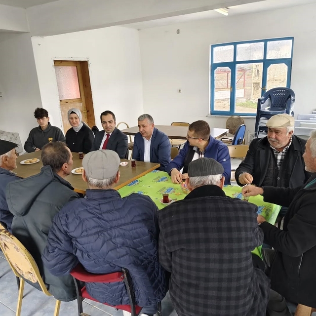 Yenipazar'da vatandaşlarla birebir temas