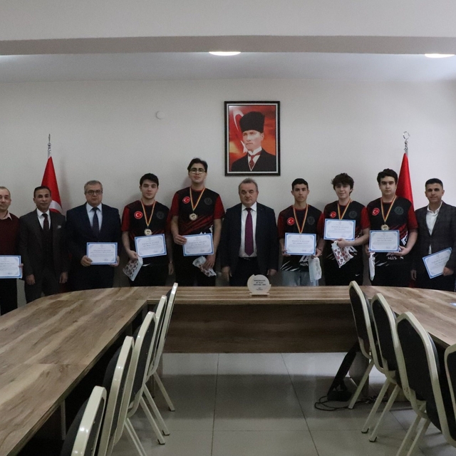 Kaymakam Öztürk: "Gençlerimizin her alanda yanında olmaya ve onları destekl...