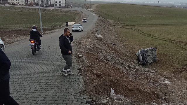 Batman'da otomobil şarampole yuvarlandı: 1 yaralı