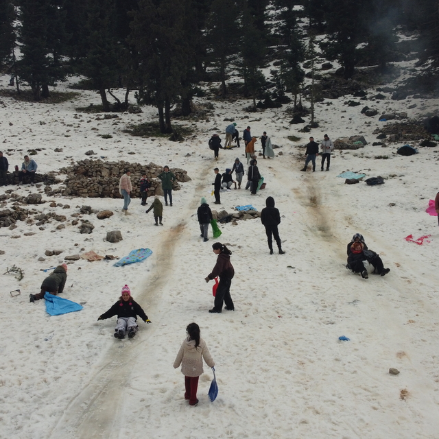 1825 rakımlı Alacabel'de yarıyıl tatilinin son günü ziyaretçi yoğunluğu