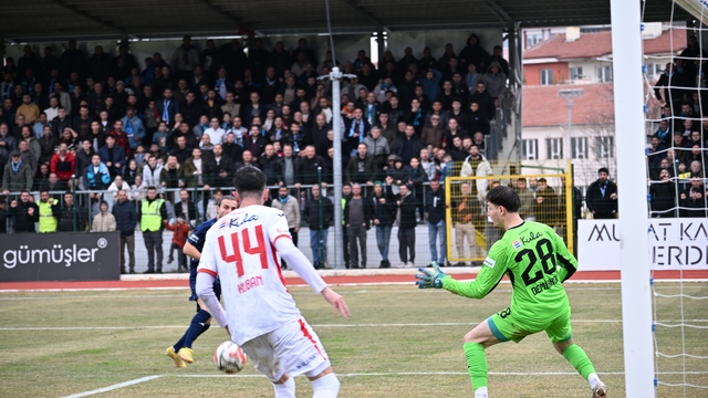 Kütahyaspor, Balıkesirspor'u 2-1 mağlup etti