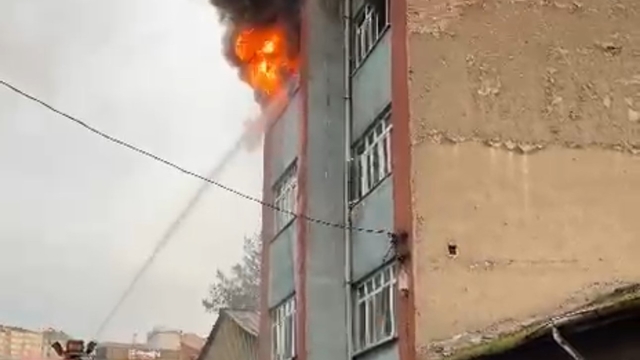 6 kişinin yaşadığı daire alevlere teslim oldu