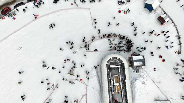 Yarıyıl tatilinin son gününde Ilgaz Dağı'nda bulunan kayak merkezlerinde yoğunluk yaşandı