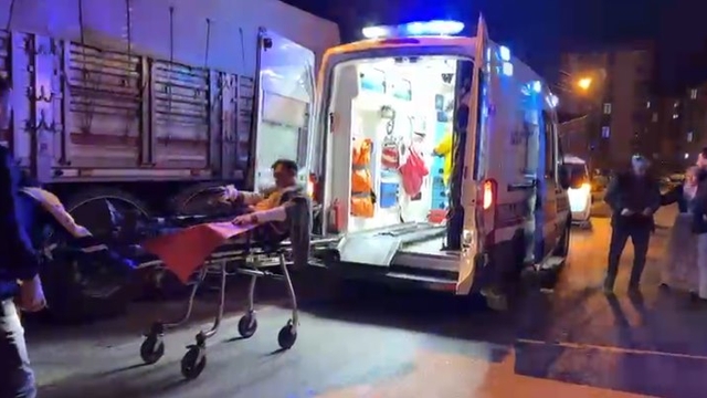 Çorum'da parkta bıçaklı kavga: 1 yaralı