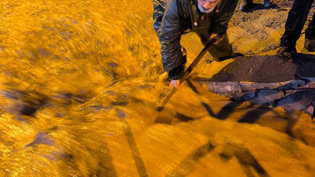 Kuşadası Belediyesi'nin 'yağmur' mesaisi aralıksız sürüyor