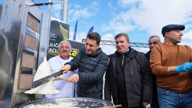 Valiler Ergan Dağı'nda et döner yerine tulum peyniri döneri kesti