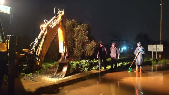 Yenipazar'da sağanak yağış etkili oldu